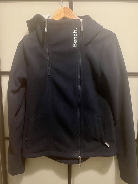 Куртки вітровки і теплі кофти