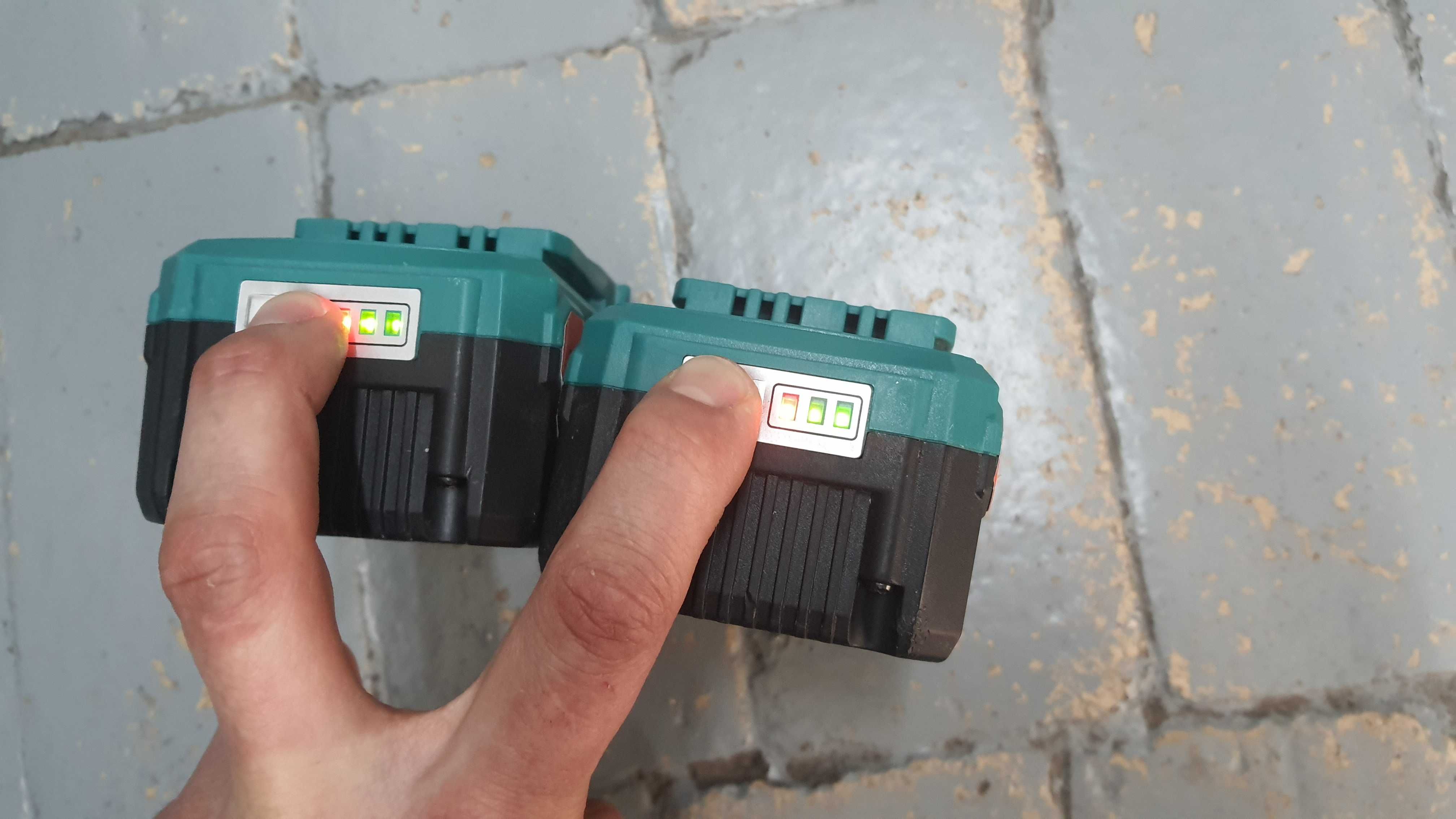 Акумуляторна батарея Sturm CL204B 20в 4 Aг