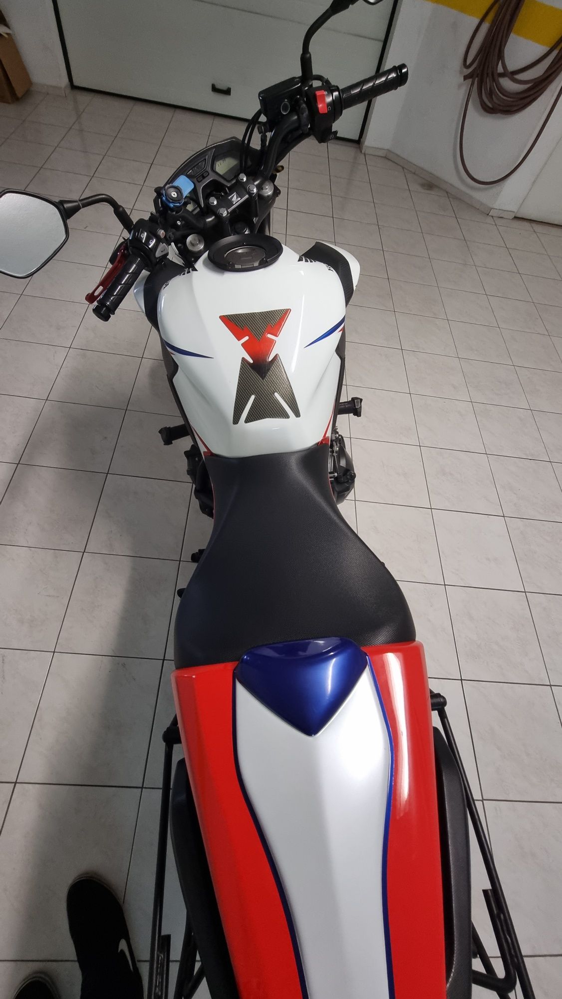 Honda cb650f tricolor