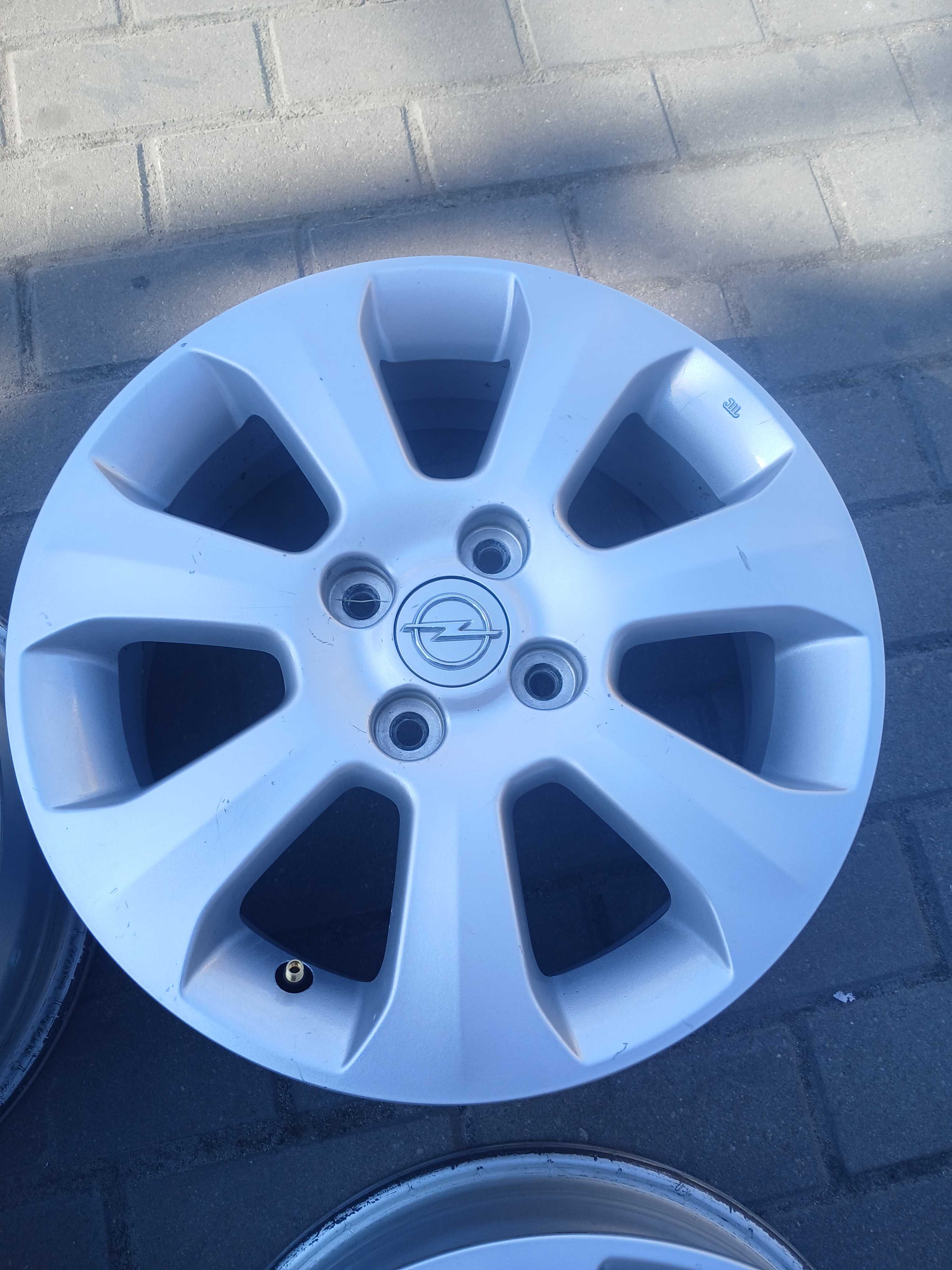 Felgi aluminiowe Opel Agila itp 4x100 5,5j15 et 50 ch 54,1 oryg