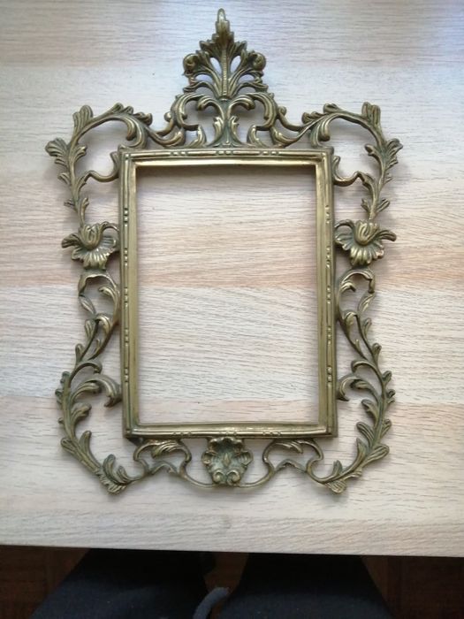 moldura em latão trabalhado muito antiga