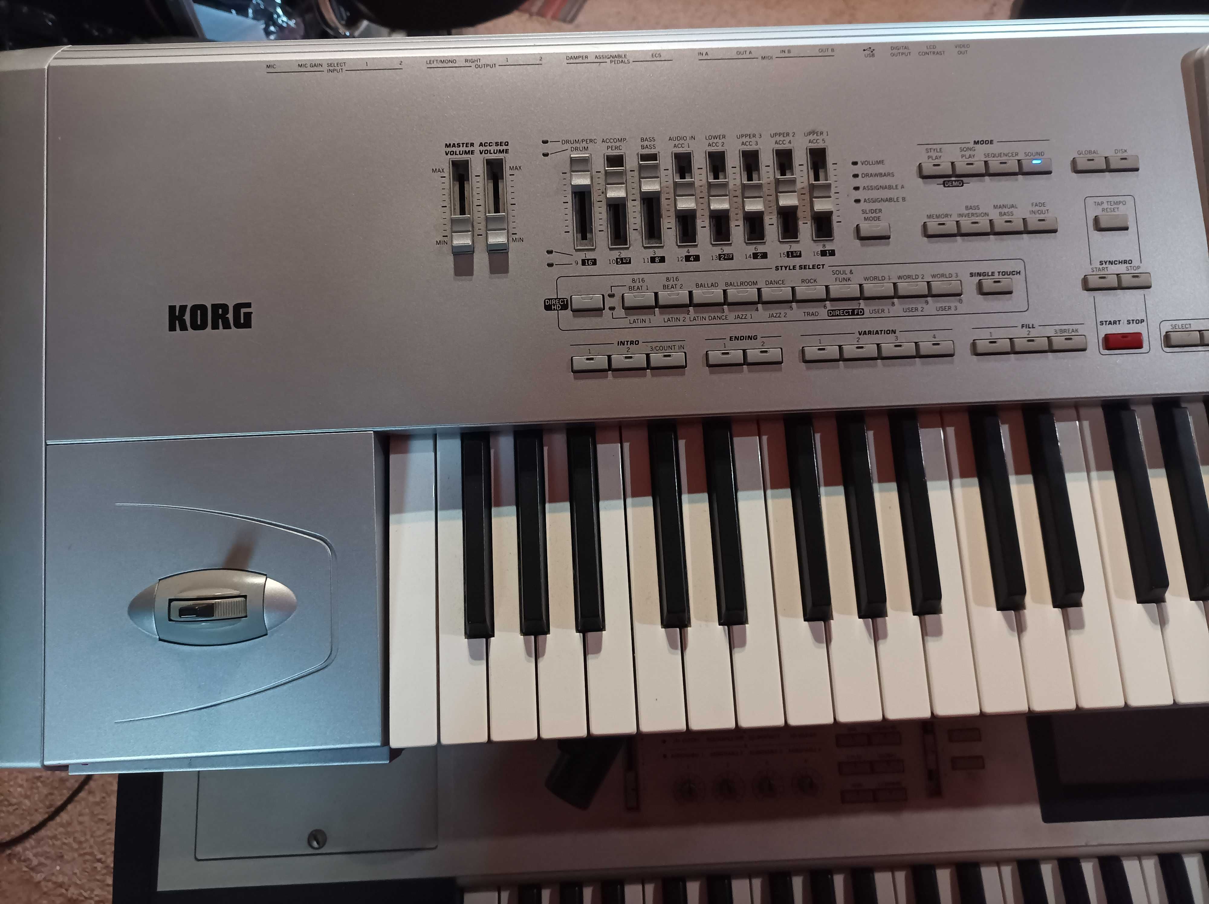 Sprzedam keyboard Korg Pa1x