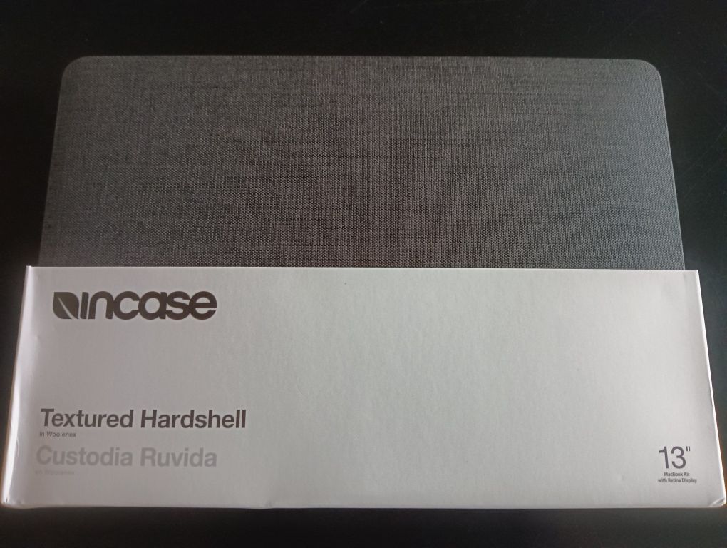 Etiu Incase 13" textured hardshell nowa obudowa ochronna do MacBook 13
