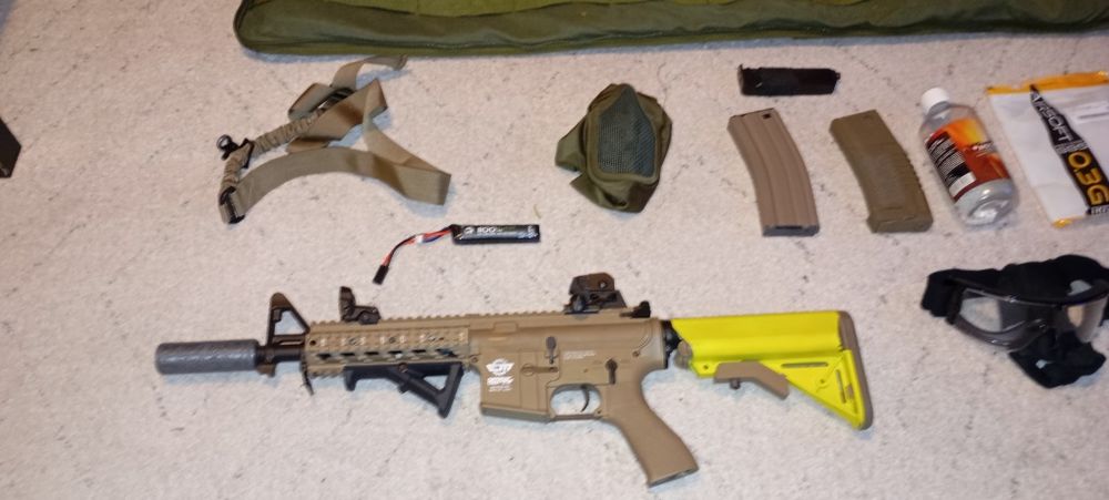 Réplica airsoft com mala e alguns extras