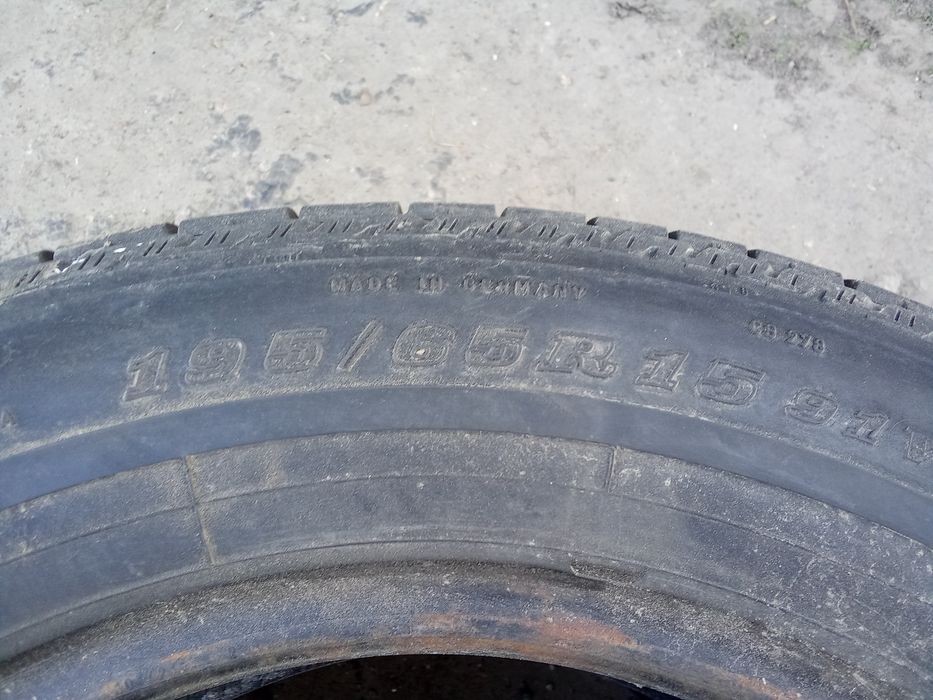 Зимові R15/195/65 є інші розміри і літо.