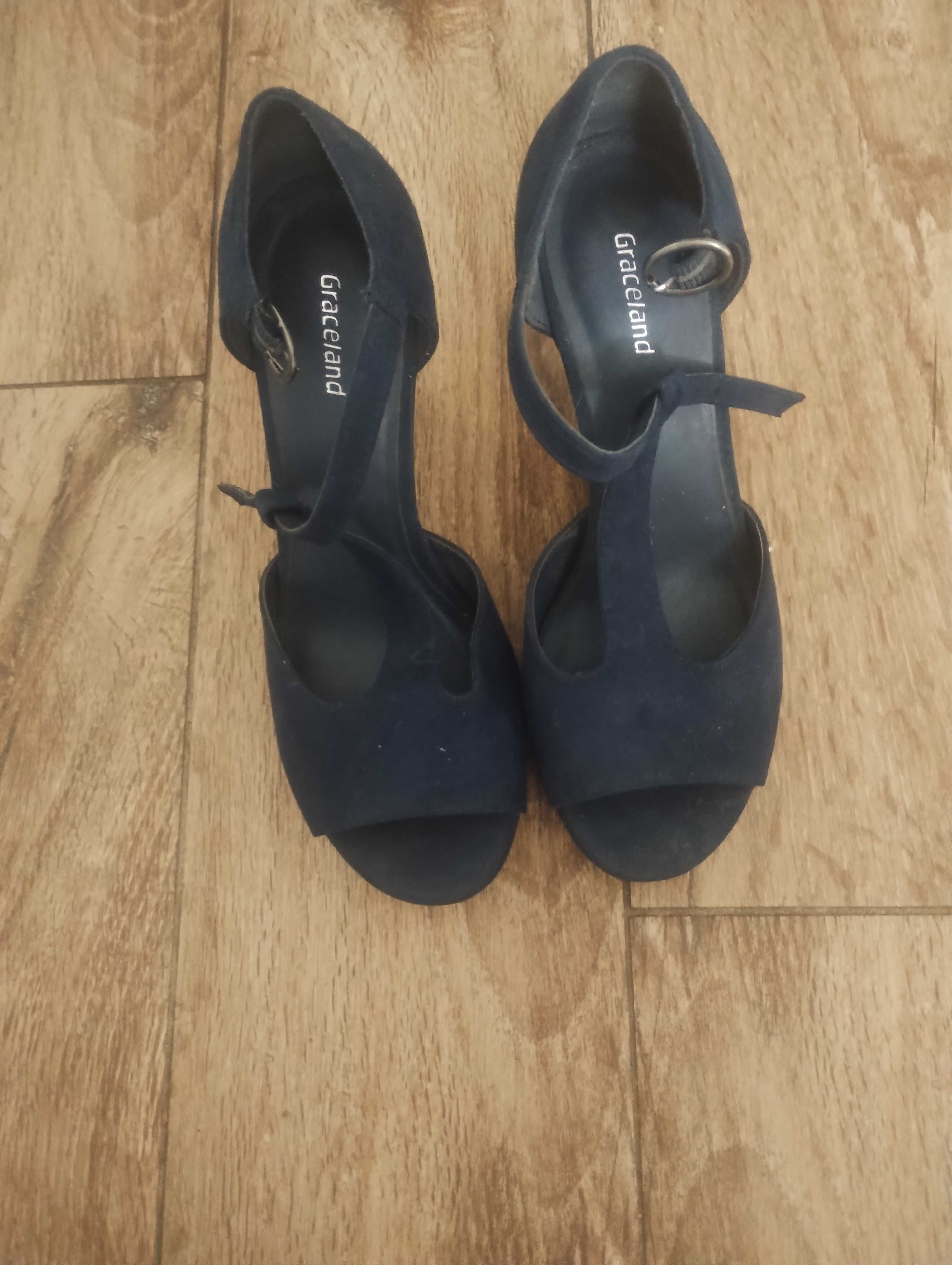 Otwarte buty na obcasie Graceland rozm. 36 stan dobry (Deichmann)
