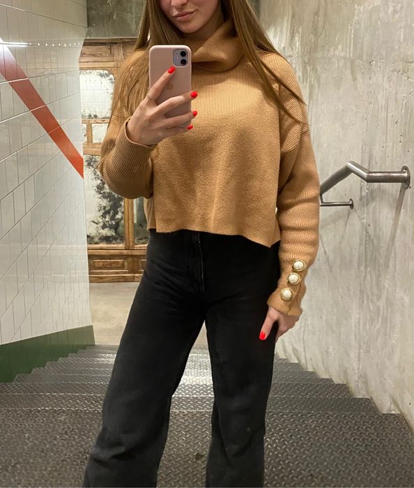 Вкорочений вʼязаний светр Zara