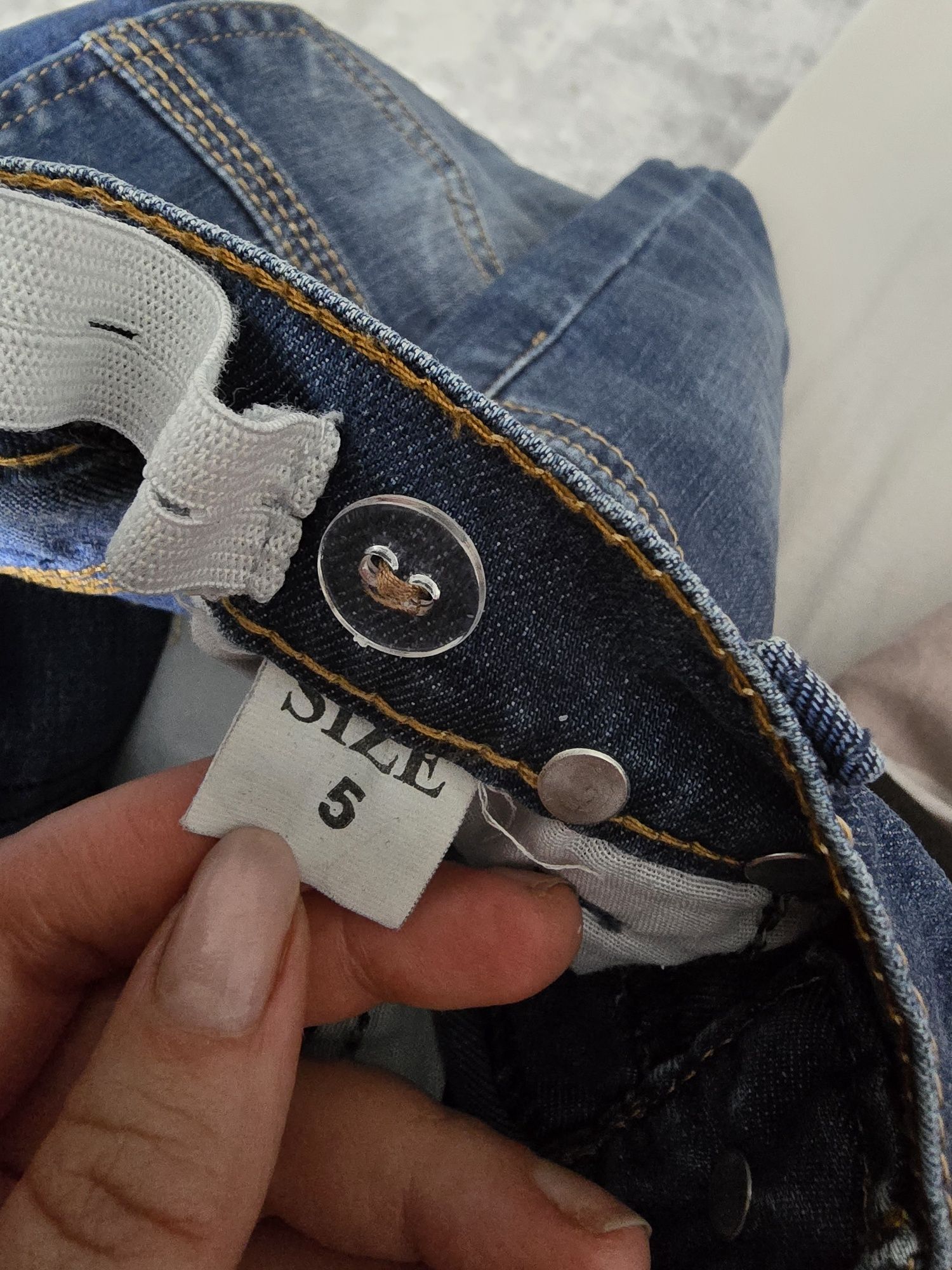 Spodnie chłopięce jeansowe rozmiar 110