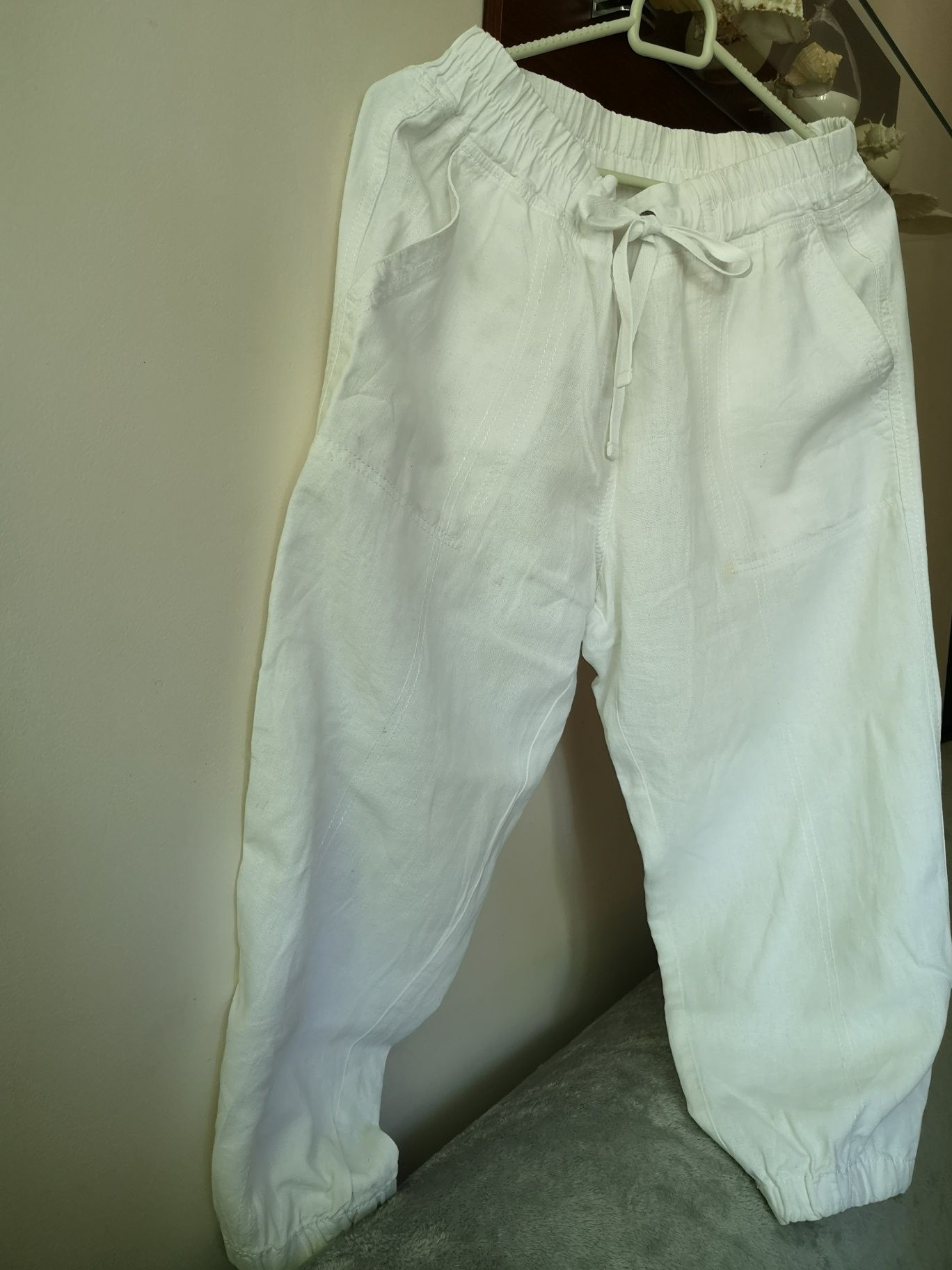 Spodnie białe z lnu George rozmiar M