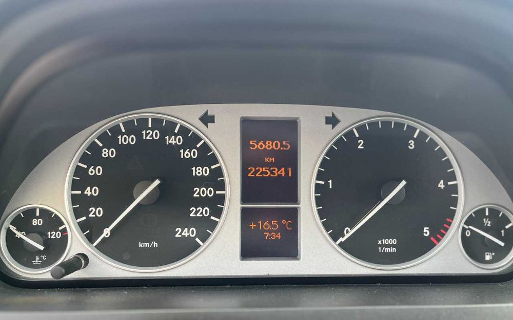 Mercedes-Benz B 180 2010