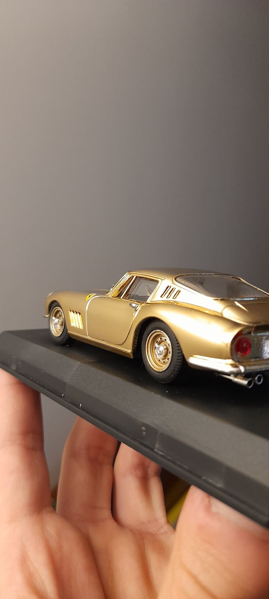 Ferrari 275 GTB de ouro