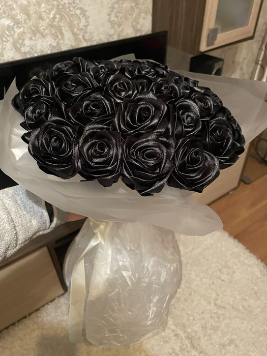 Букет чорних троянд з атласу. Великий.