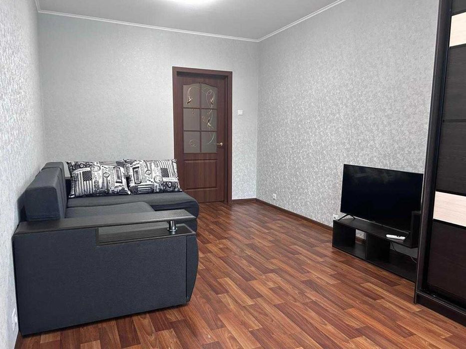 Сдам красиву 1-кім.Кв.(РЕМОНТ, Всі меблі. Техніка) 2этаж Рн ЦЕНТР/ЦУМ