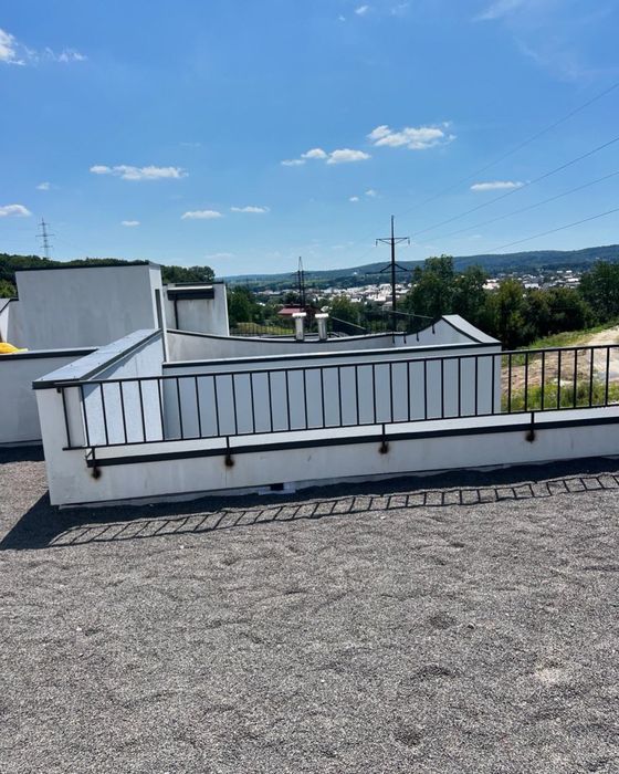 Котеж з подарунком