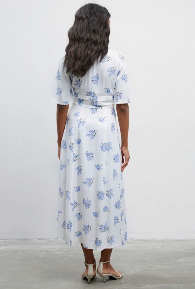Сукня must have міді