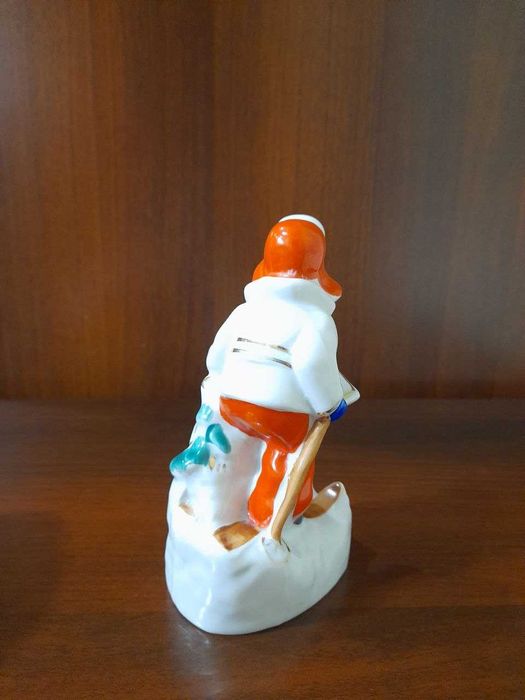 статуэтка - Юный лыжник