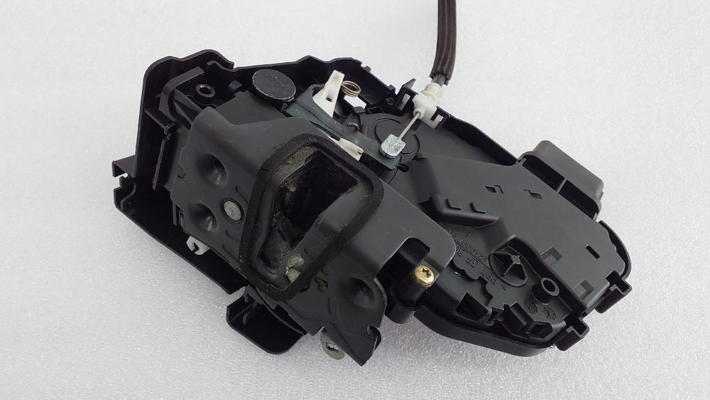 Fechadura / fecho porta frente esquerdo LAND ROVER Discovery III (L319