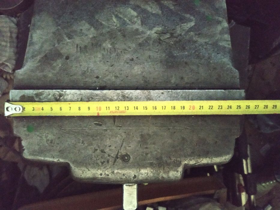 Тіски лещата станочні