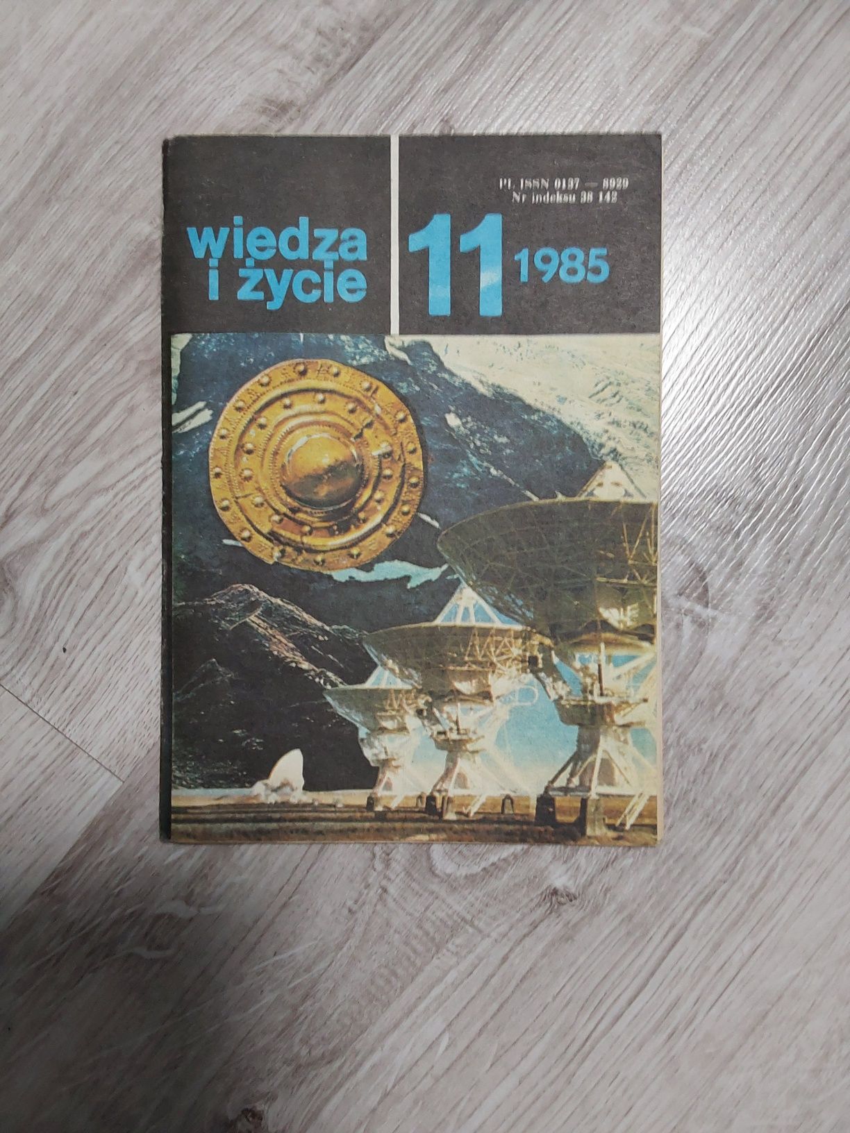 Kolekcjonerskie Wiedza i Życie z 1985r.