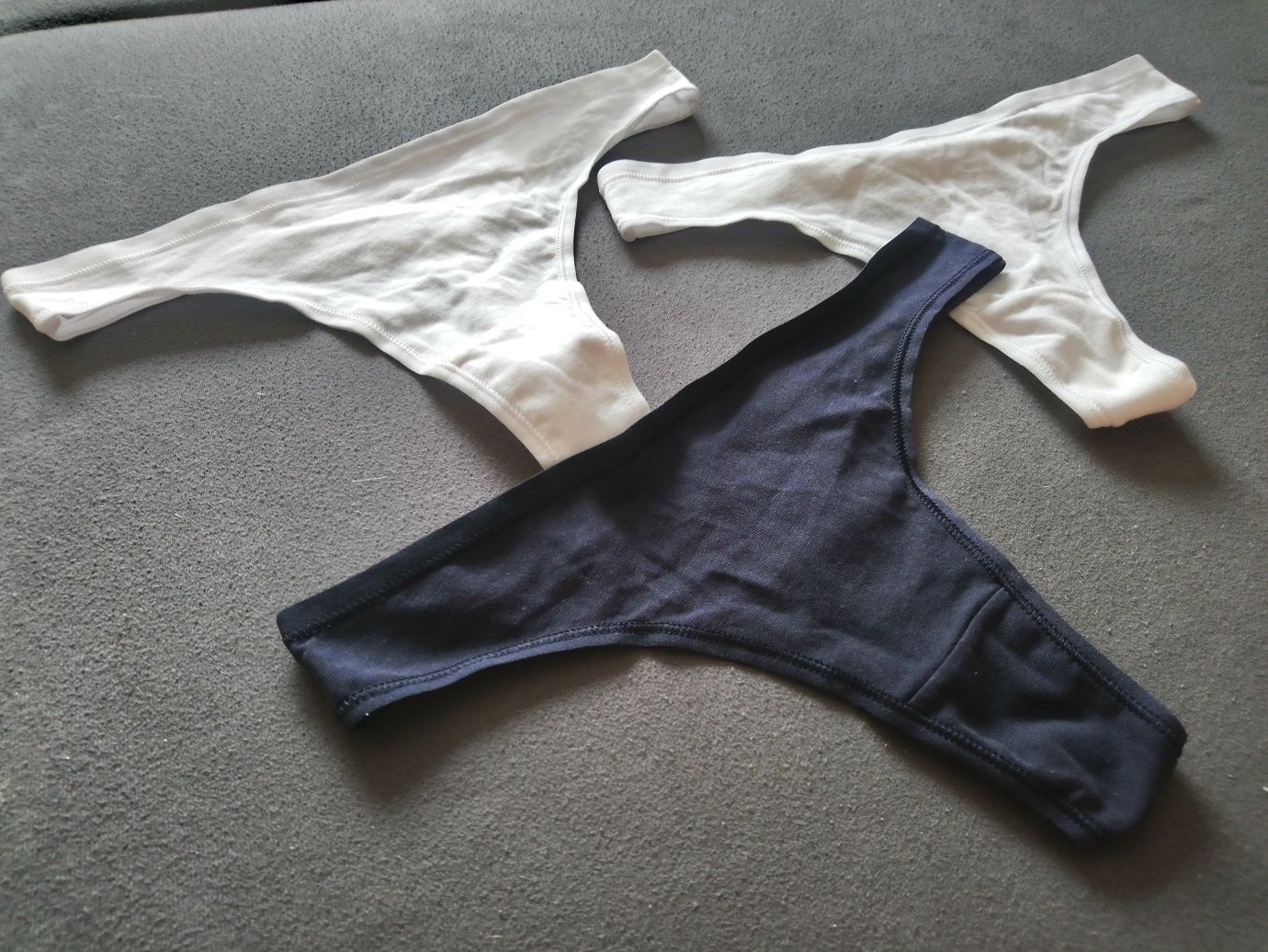 Majtki stringi iris & Lilli XS 3szt