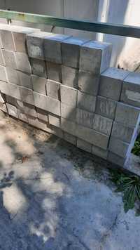 Beton, kostka , gruz betonowy, próbka betonu