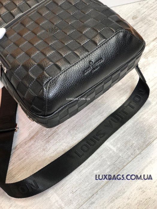 Мужская кожаная нагрудная сумка слинг Louis Vuitton