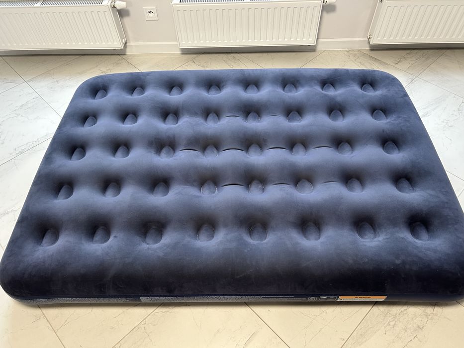 Materac turystyczny dmuchany Jysk welurowy
