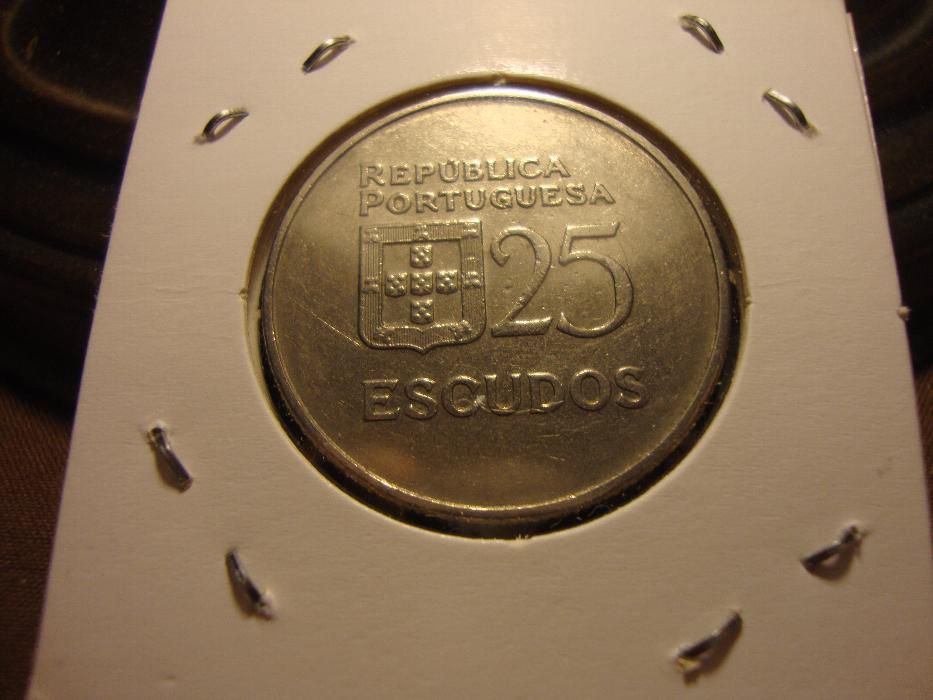 Moeda 25 Escudos Cupro-Níquel 1982