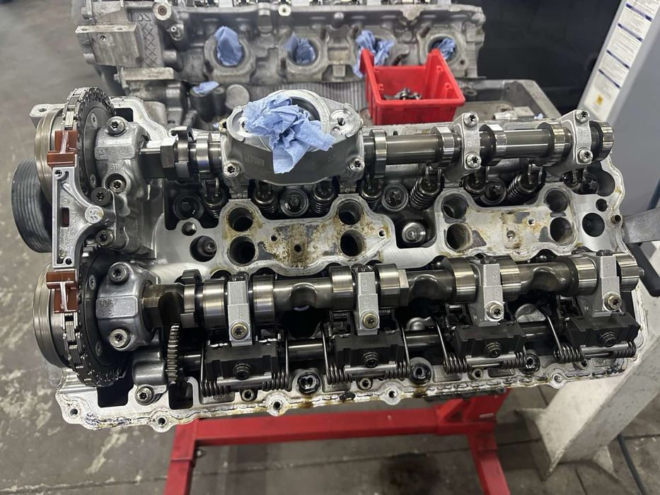 Двигун bmw n63b44 по детально