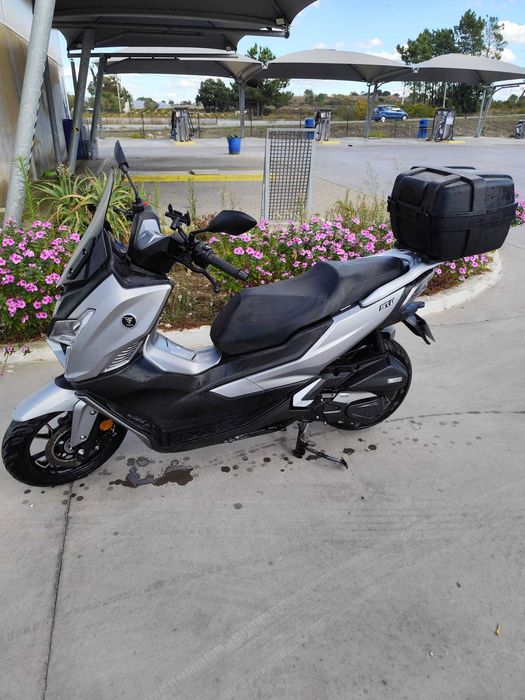 Scooter Voge Sr1 como nova