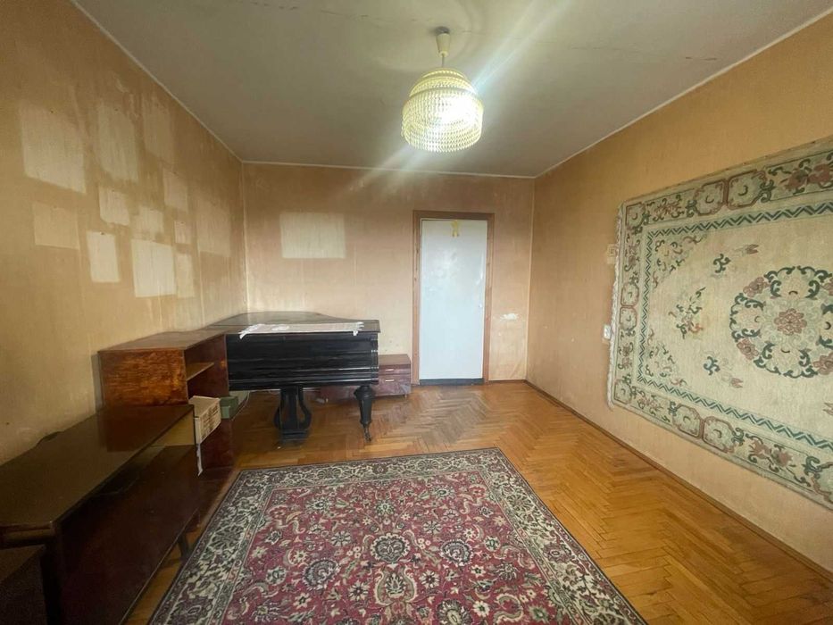 Продам 3-кімнатну квартиру на Сихові, вул. Хуторівка