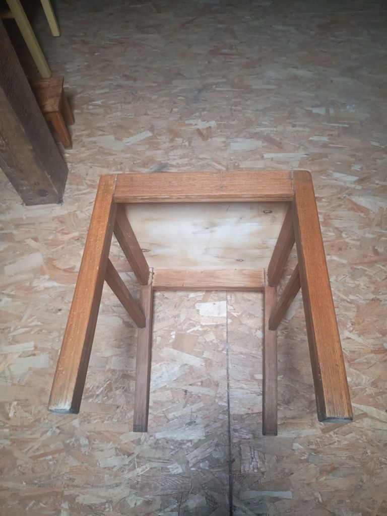 Stare ciekawe krzesło lite drewno z drewnianym siedziskiem