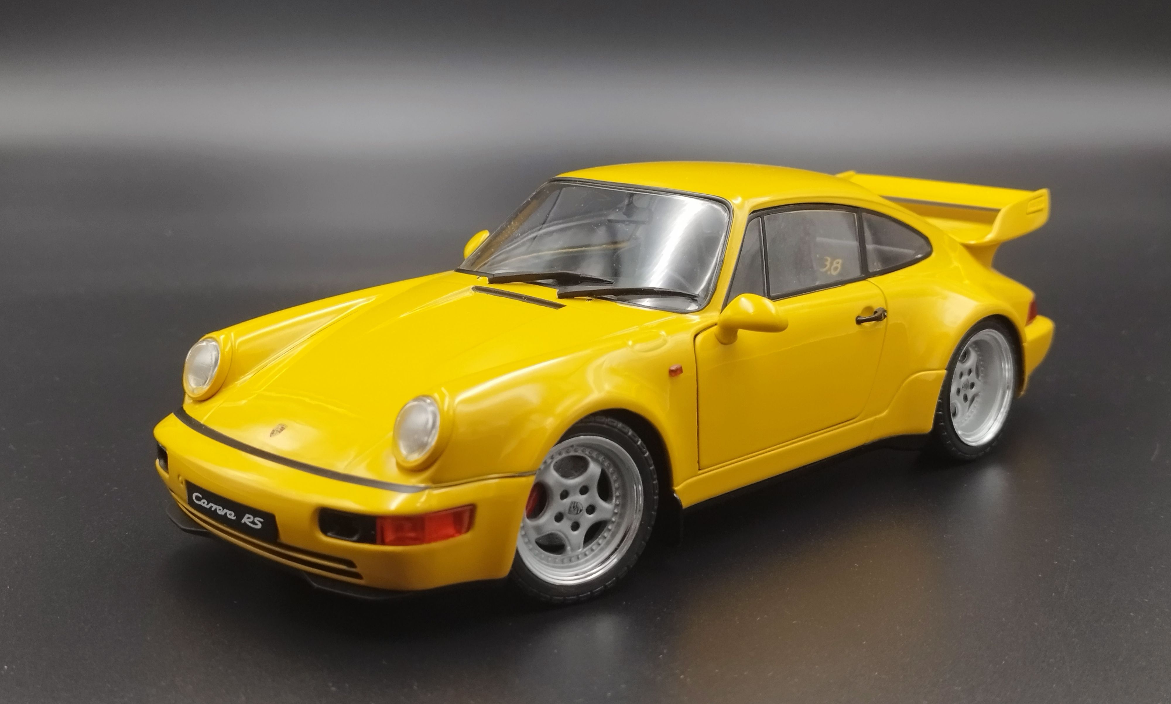 1:18 Solido 1990 Porsche 911(964) 3.8 RS Jaune Yellow model nowy