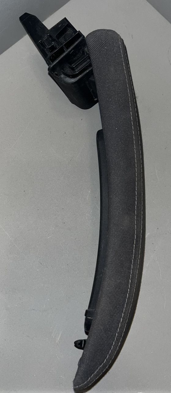 Renault (RVI) Megane 3 09-16 підлокітник перед DS6113 1906003