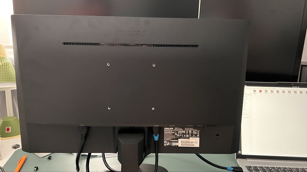 Монітор Philips 243V7QDAB/00 (1.5 років у використанні)