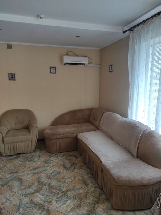 Подобово оренда з банею , банкет залом , мангальною зоною , порковкою