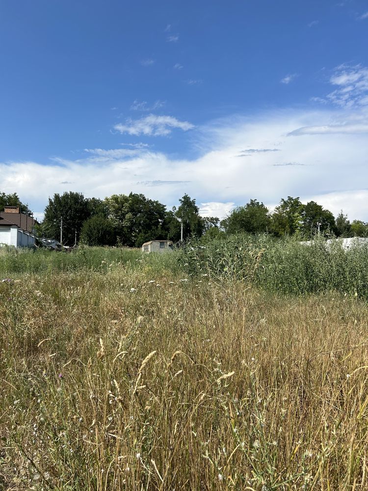 Продам земельню ділянку в с.Сонячне