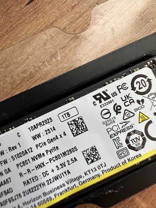 1 TB M2 PCIe Gen464171263704963121