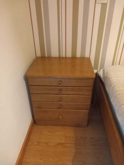 Mobilia quarto corpo e meio madeira tropical resistente