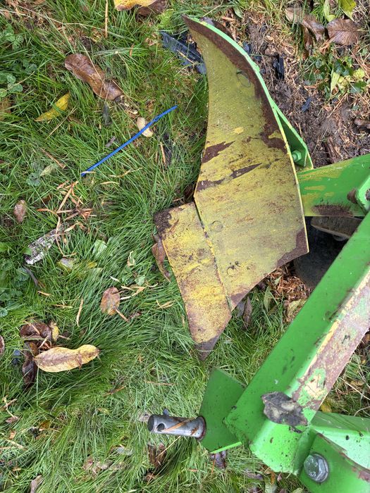 Pług jednoskibowy do traktorek ogrodniczy
