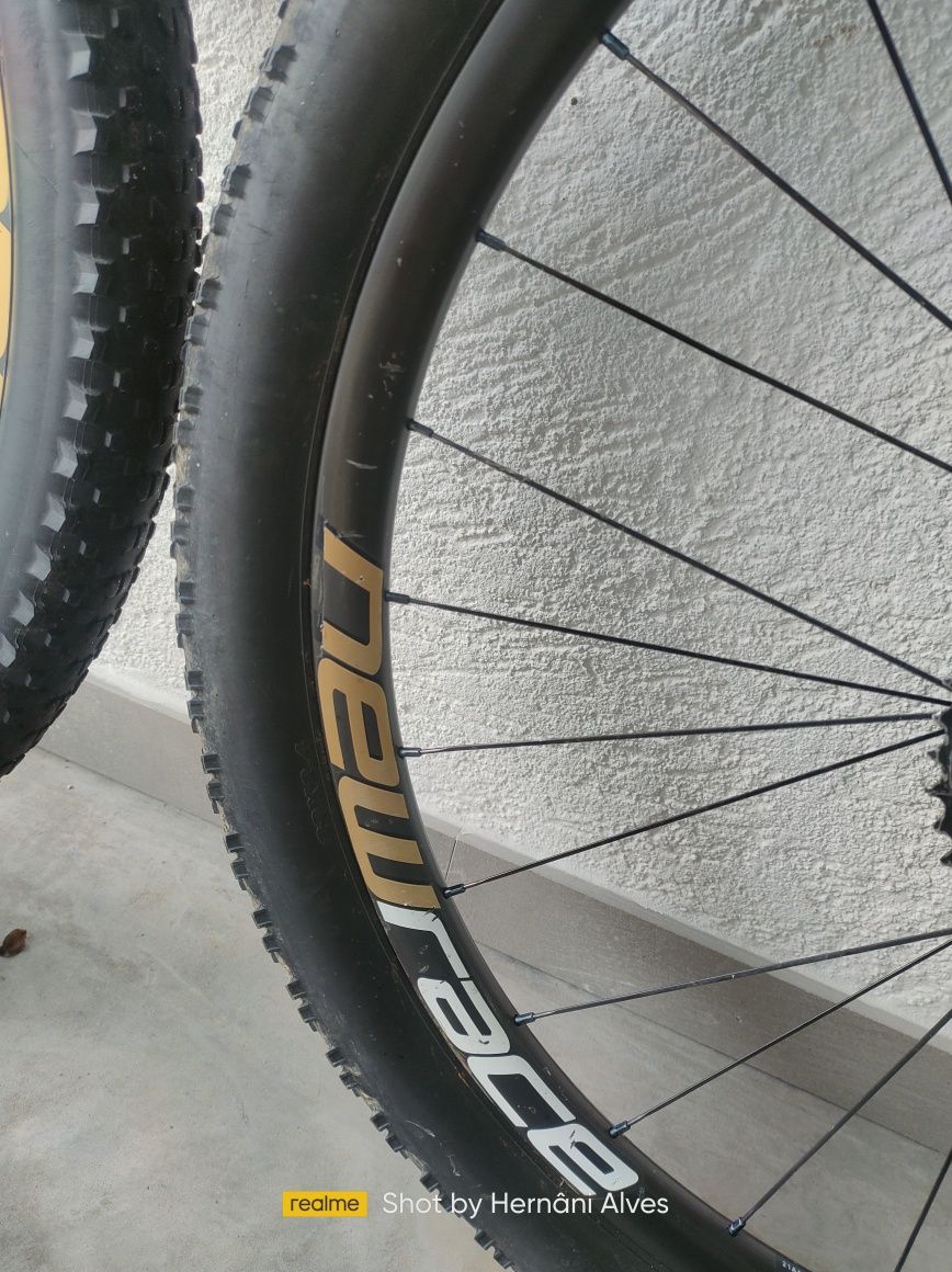 Rodas Carbono NewRace C25- COMPLETAS