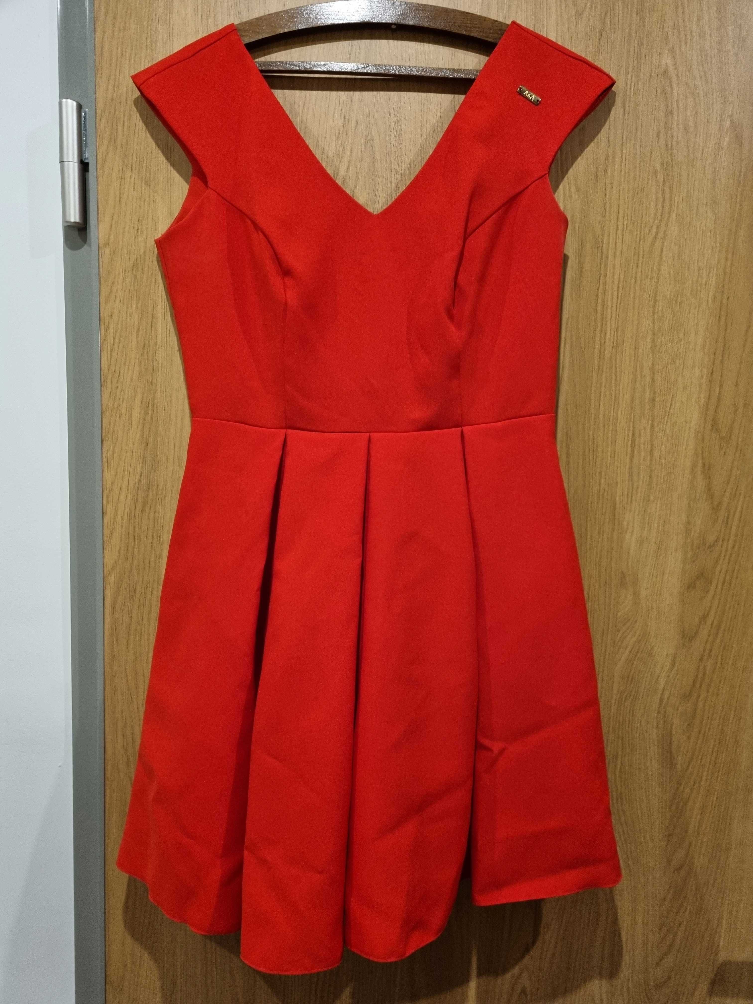 Śliczna czerwona sukienka koktajlowa 40