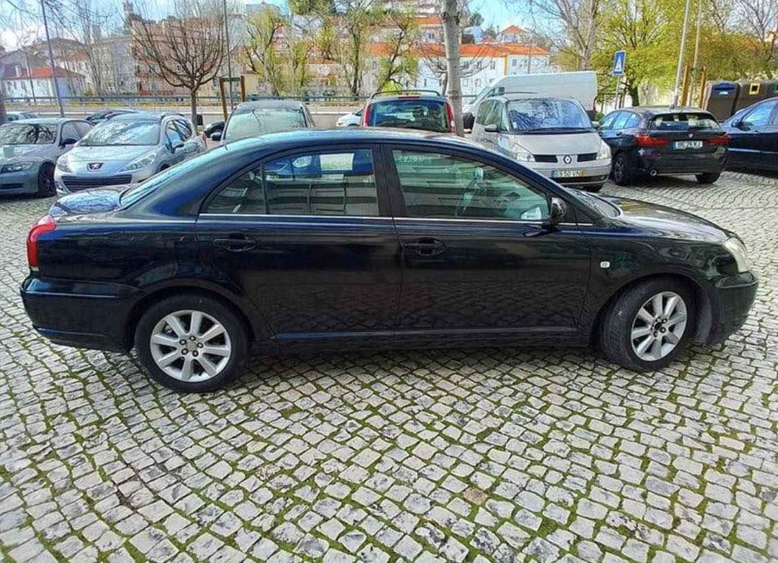 Toyota avensis 1.6 - Top de Gama