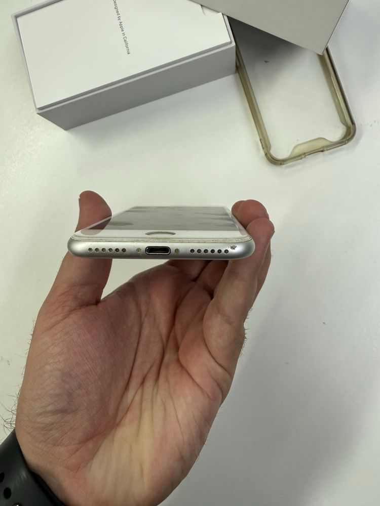 iPhone 8 Silver 64Gb