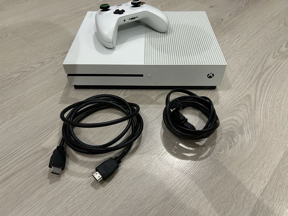 Продам Xbox One S 500gb