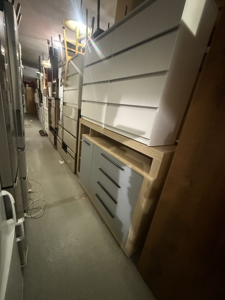 Komoda pojemna idealna pod telewizor