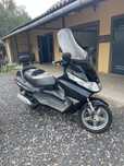 Skuter Piaggio x8