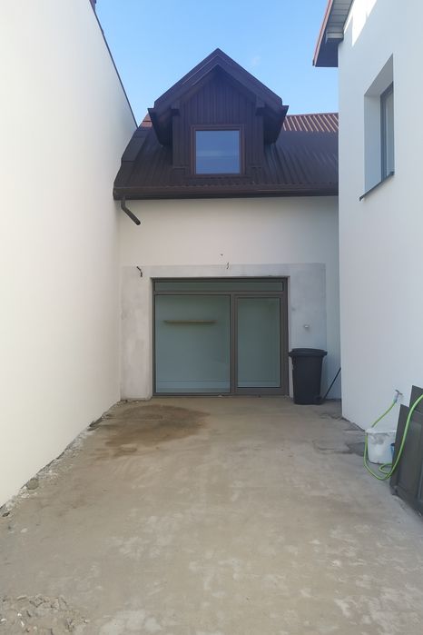 Sprzedam lokal użytkowy z mieszkaniem 120 m2