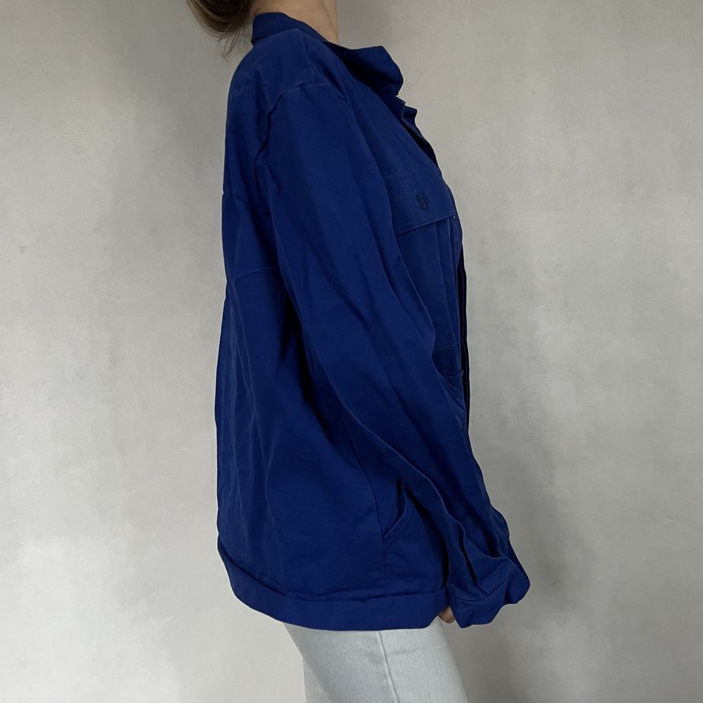 Płaszcz damski niebieski kobaltowy oversize bawełniany długi rękaw