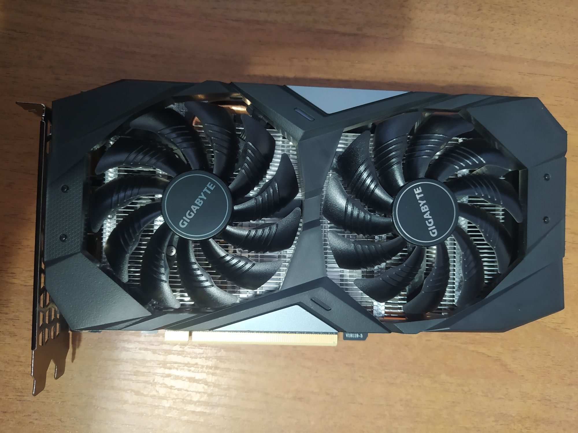 Видеокарта GeForce GTX 1660 Super Gigabyte